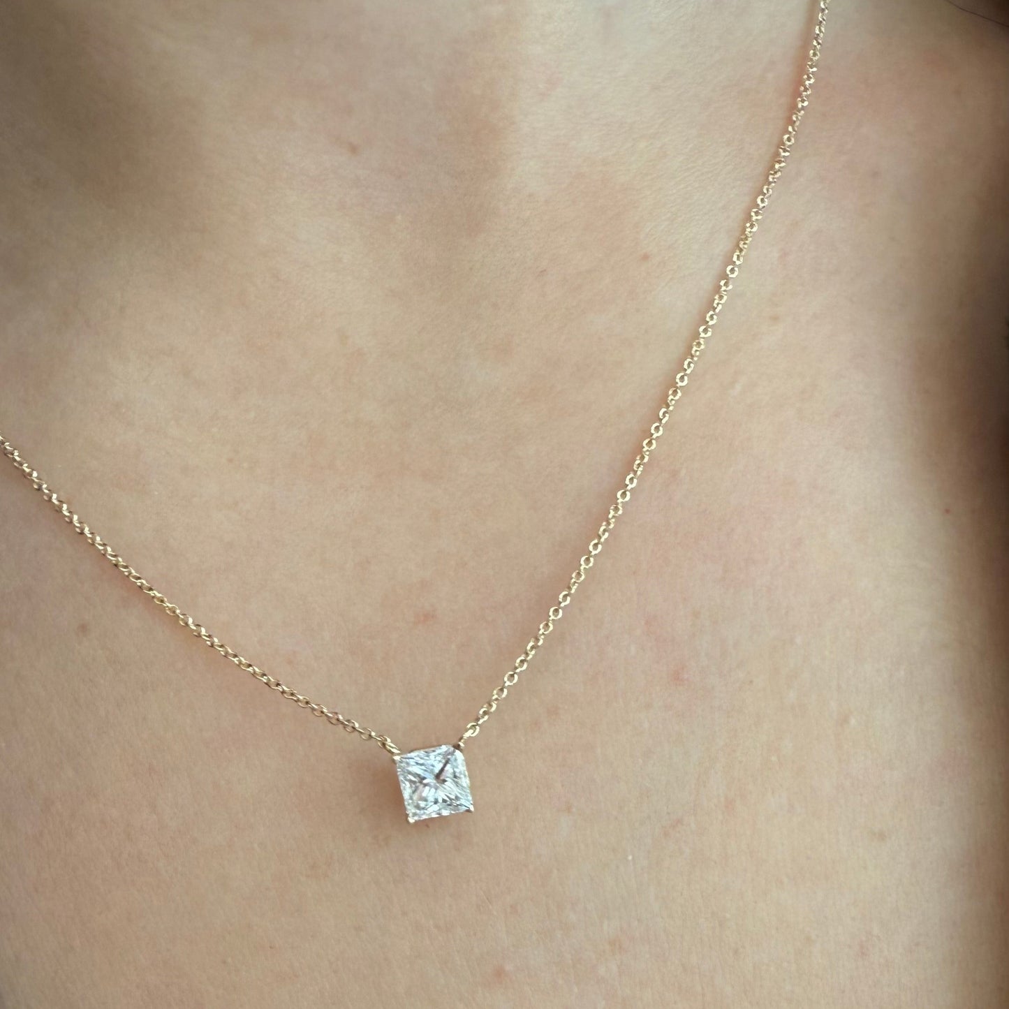 Collar Solitario de Diamante de 1ct corte PRINCESS