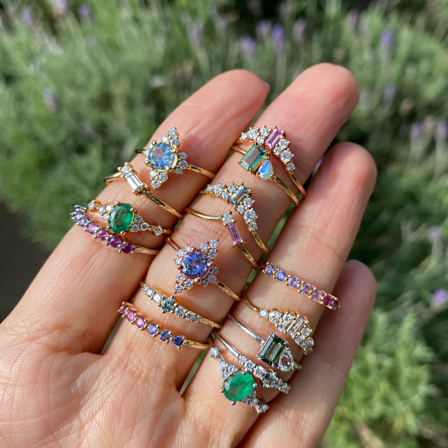 Anillo Adela