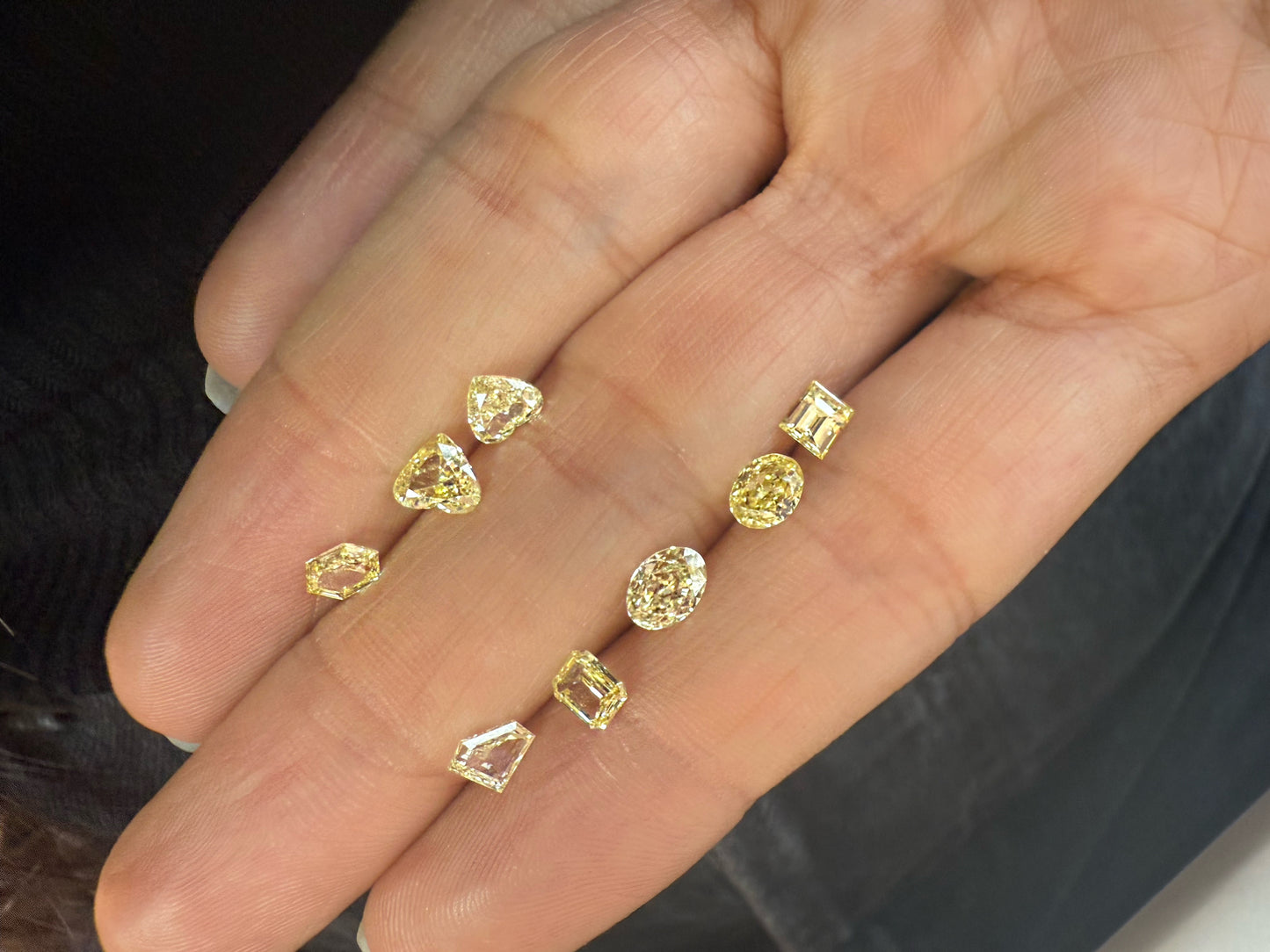 Diamante Amarillo Corte Corazón de 0.53ct / Medidas 4.64 x 5.20mm