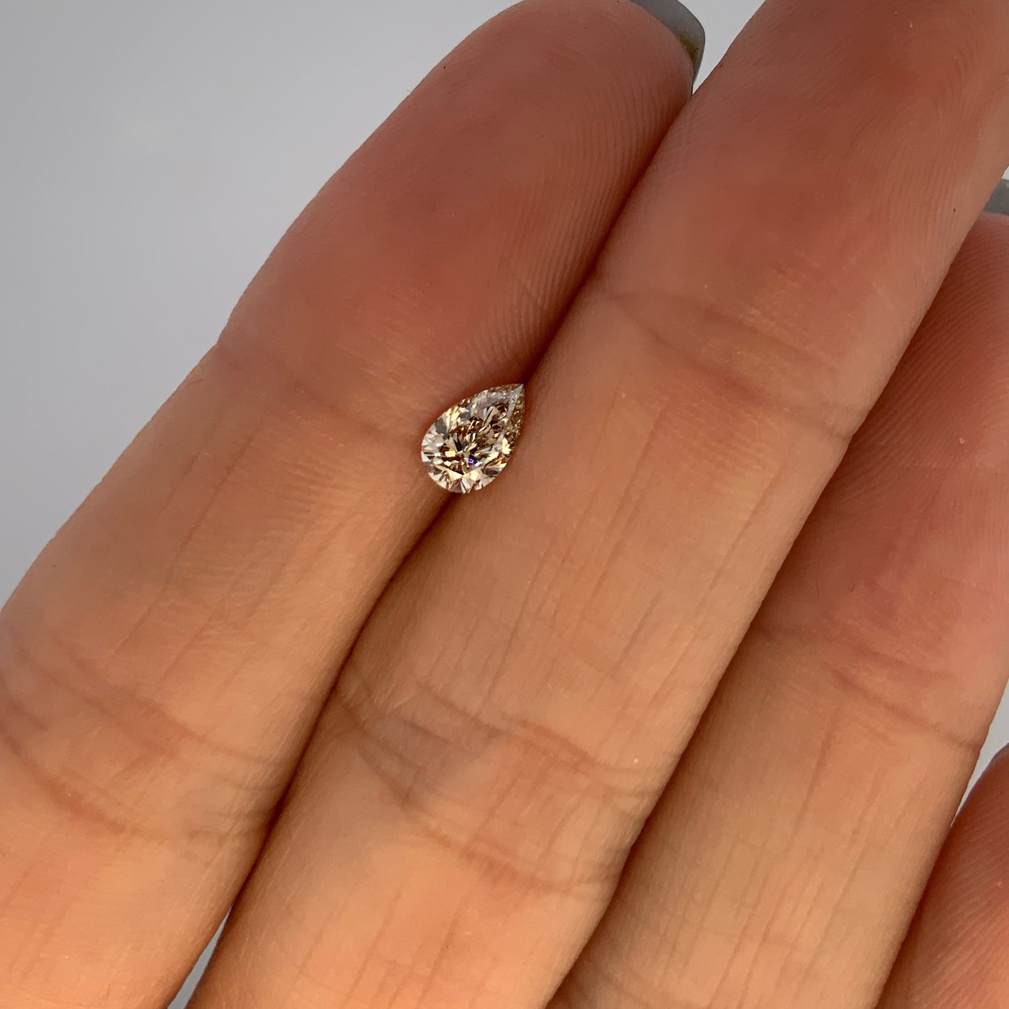 Diamante Champagne / Café Corte Gota de 0.43ct / Medidas 6.27 x 3.93mm
