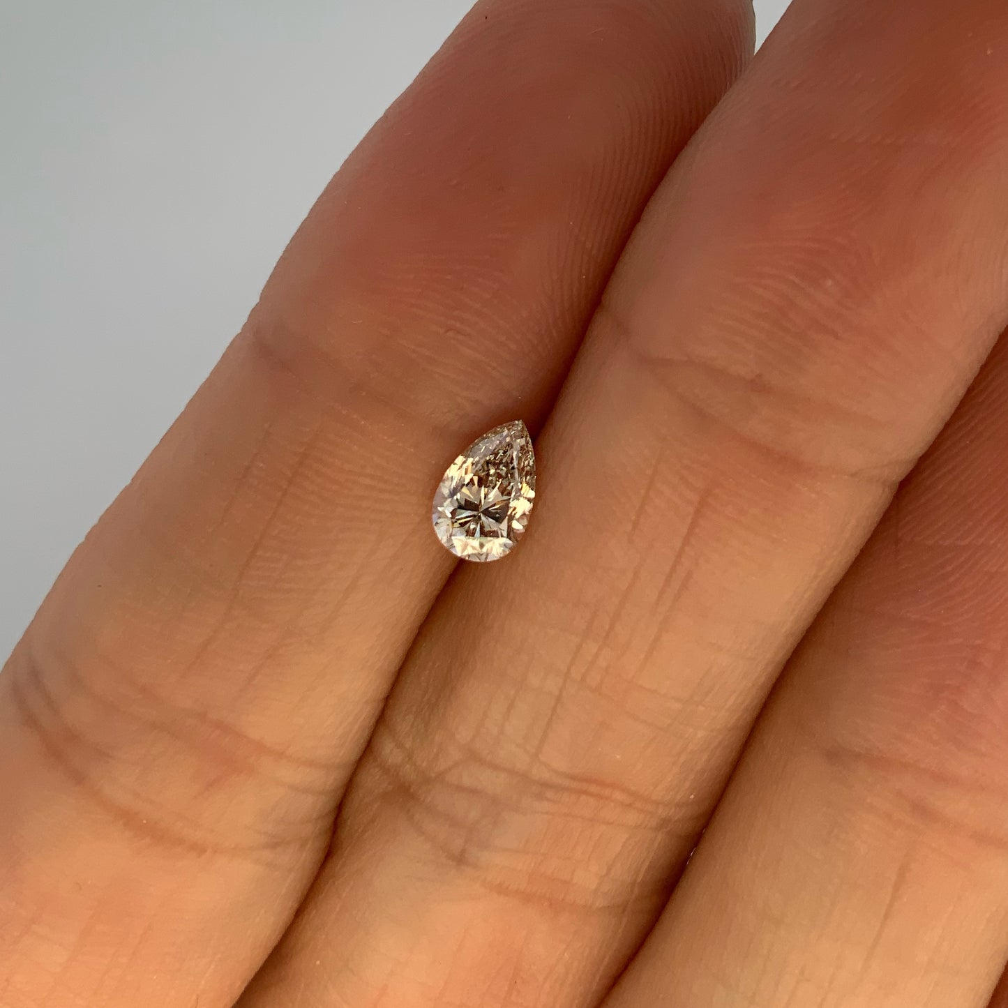Diamante Champagne / Café Corte Gota de 0.60ct / Medidas 6.61 x 4.30mm