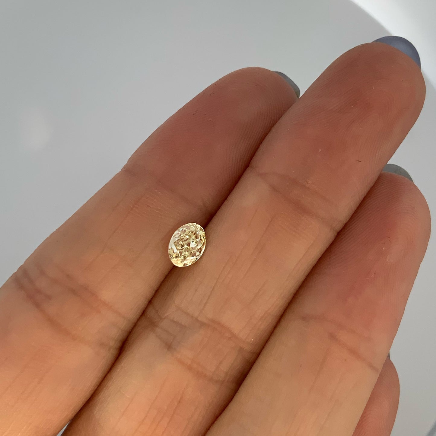 Diamante Amarillo Corte Oval de 0.62ct / Medidas 6.16x 4.56mm