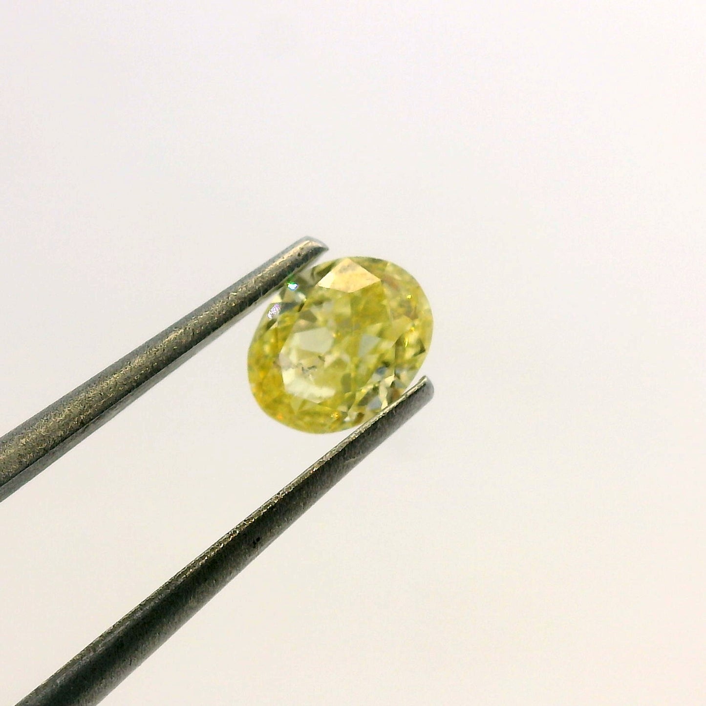 Diamante Amarillo Corte Oval de 0.52ct / Medidas 5.62 x 4.45mm