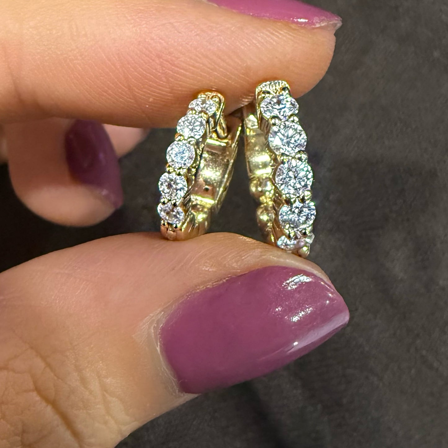 Arracada Monica de diamantes 0.25ct CHICA (por pieza NO par)