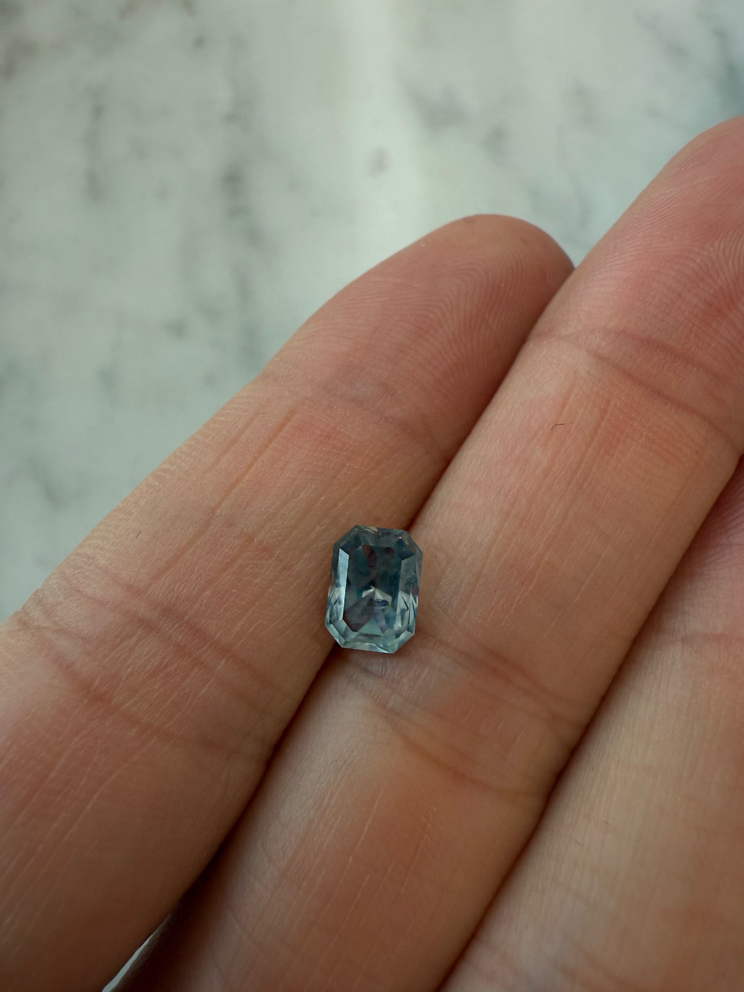 Zafiro Ceylan Opalescente Corte Esmeralda de 1.52ct