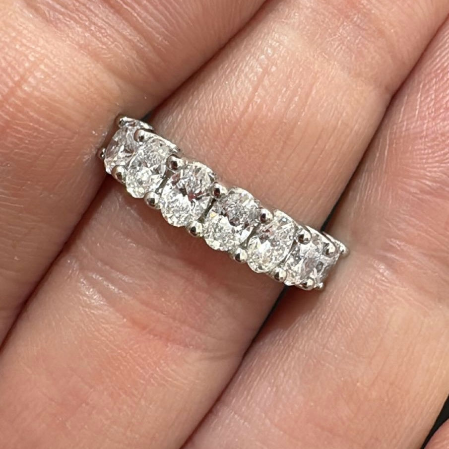 Churumbela de Diamantes Oval de 0.20ct cada piedra / 9 Piedras / Quilataje Total 1.8ct (TAMAÑO EXTRA GRANDE)