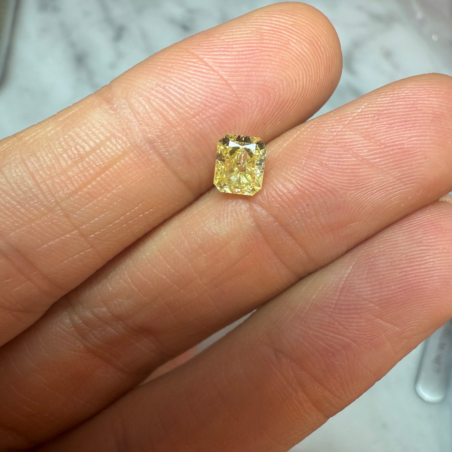 I - Diamante Amarillo 1.15ct Corte Radiante / Medidas 5.88 x 4.95mm