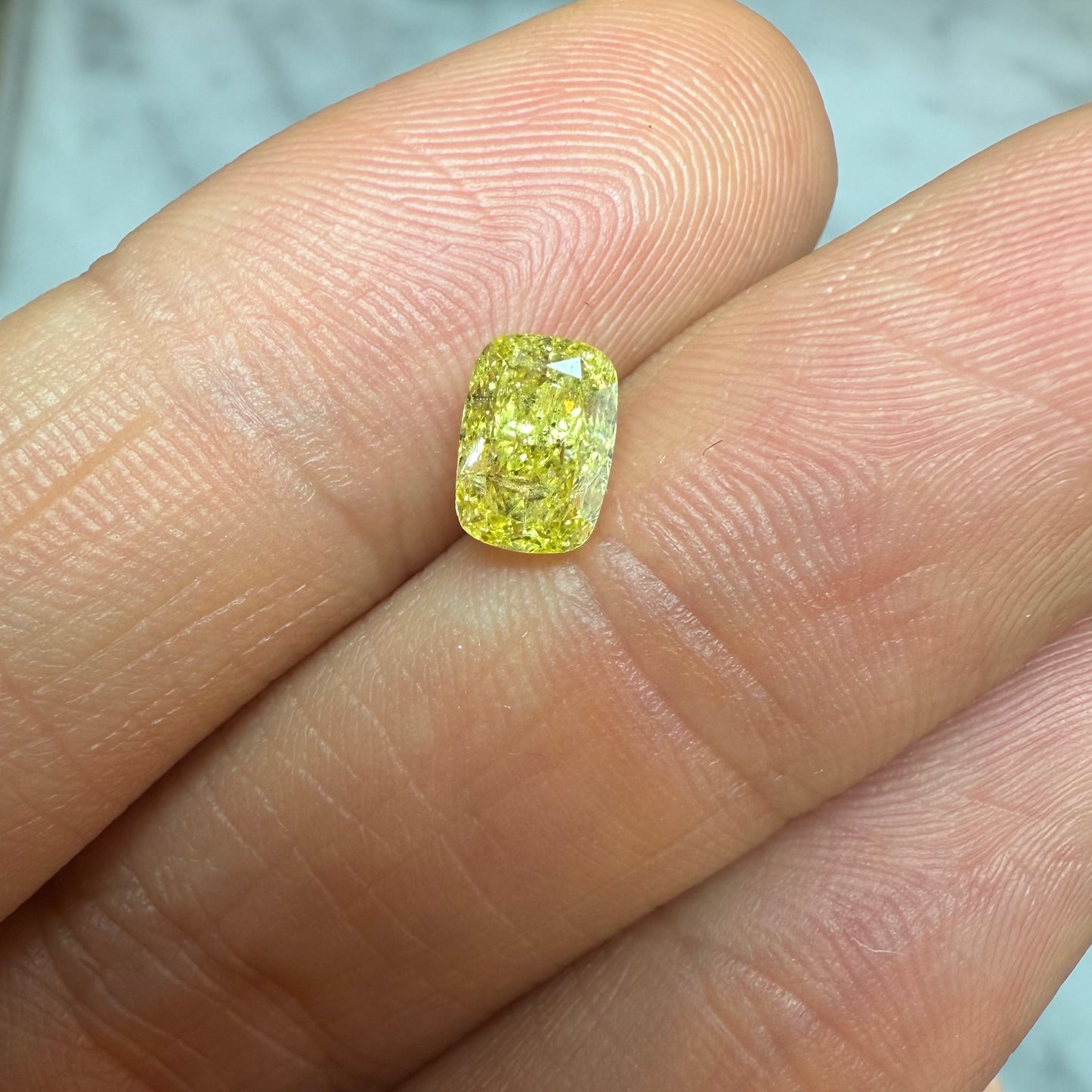 P - Diamante Amarillo 1.03ct Corte Cushion Alargado / Medidas 6.83 x 4.79mm