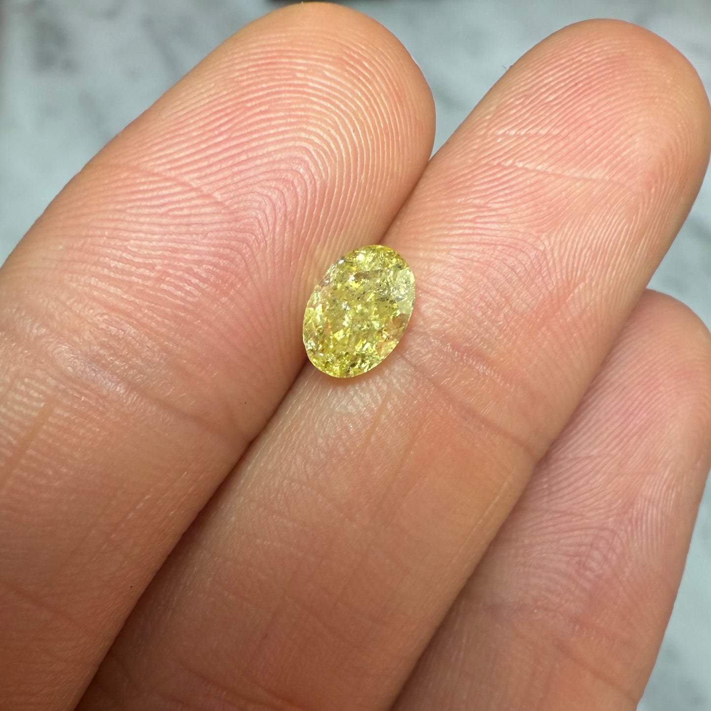 R - Diamante Amarillo 1.01ct Corte Oval / Medidas 7.05 x 5.08mm