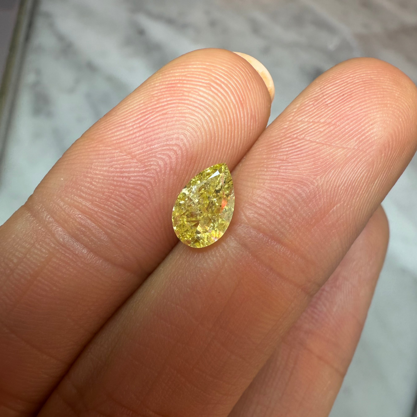 U - Diamante Amarillo 1.37ct Corte Gota / Medidas 8.57 x 5.59mm