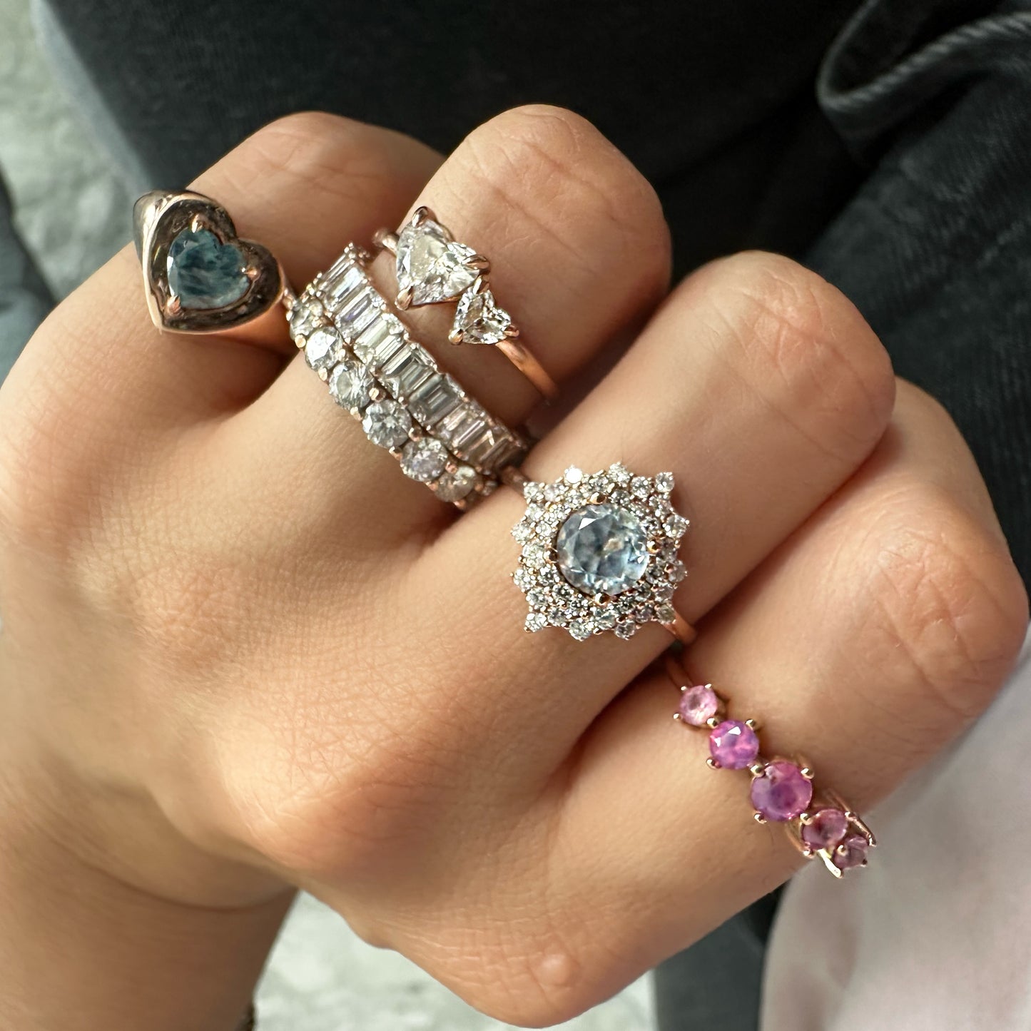 Anillo de Zafiro ‘Icy’ Opalescente con Diamantes