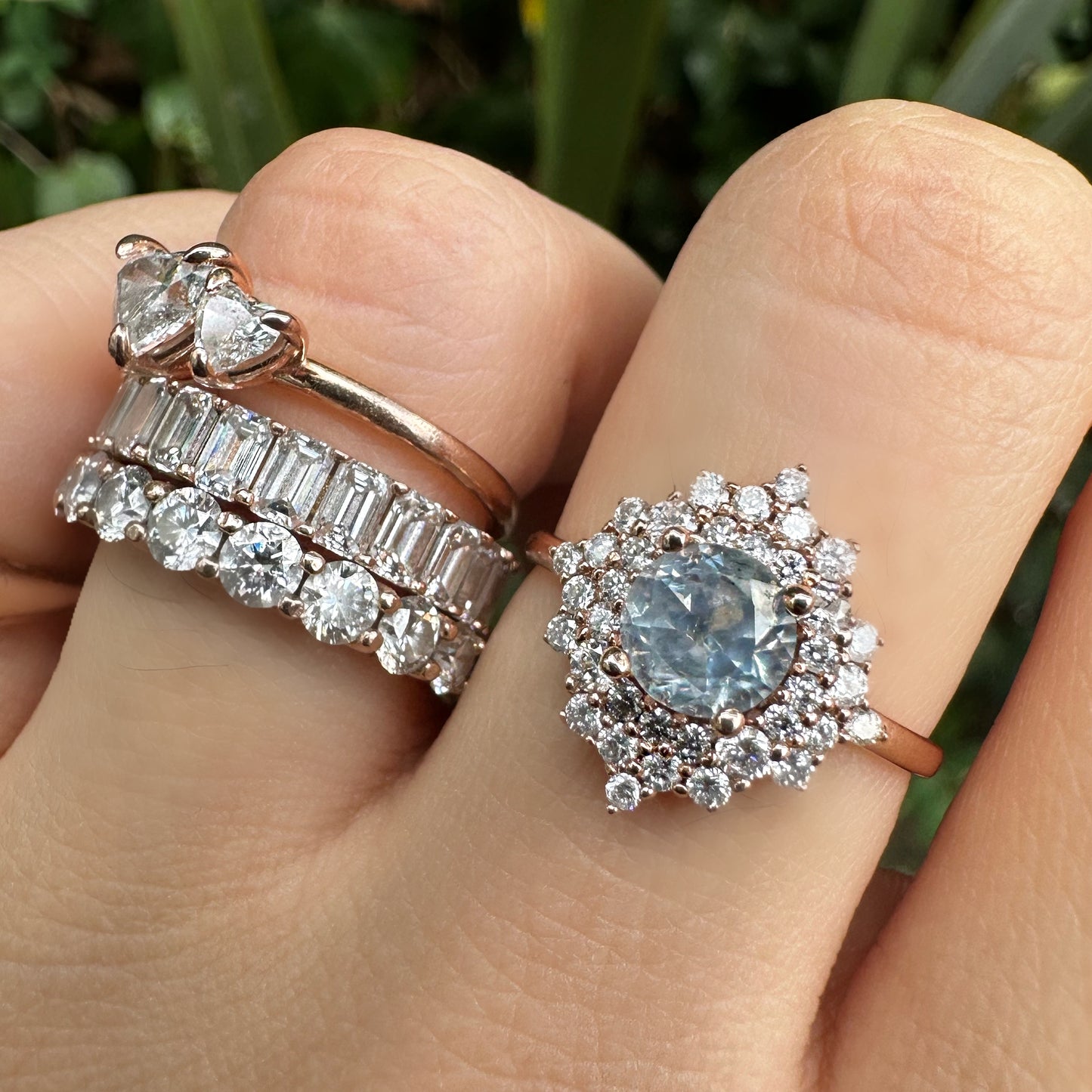 Anillo de Zafiro ‘Icy’ Opalescente con Diamantes