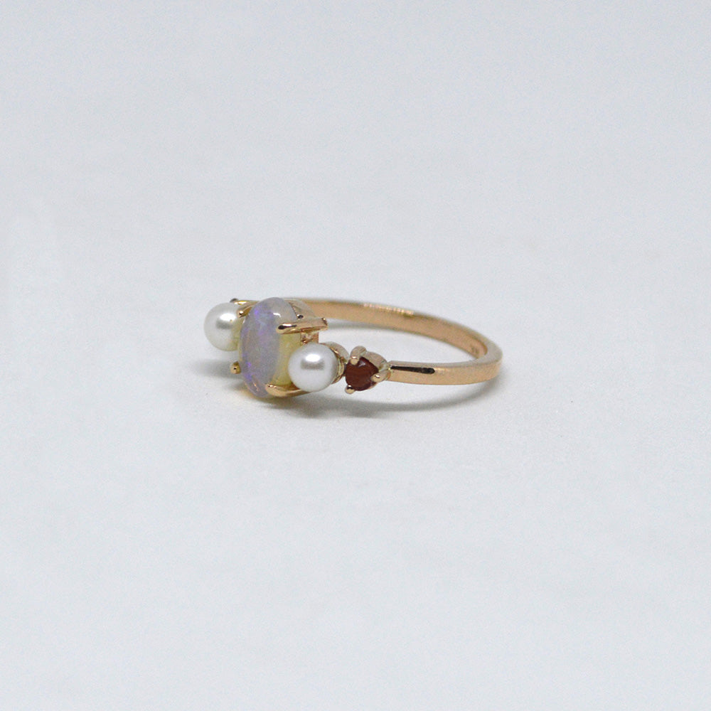 Anillo De Ópalo con Perlas y Rubíes