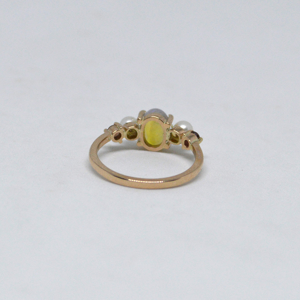 Anillo De Ópalo con Perlas y Rubíes