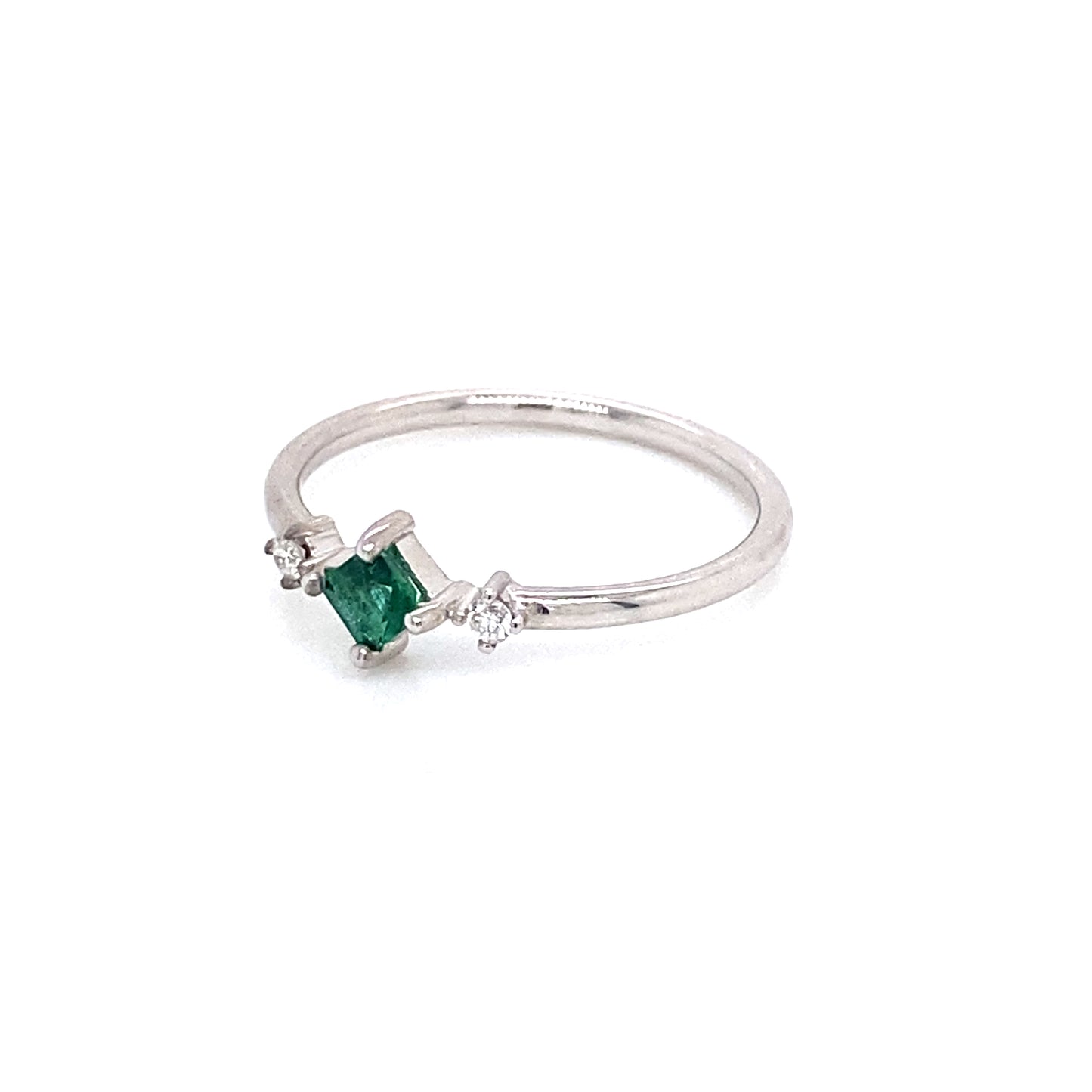 PIEZA ÚNICA / Anillo de esmeralda en rombo con diamantes laterales