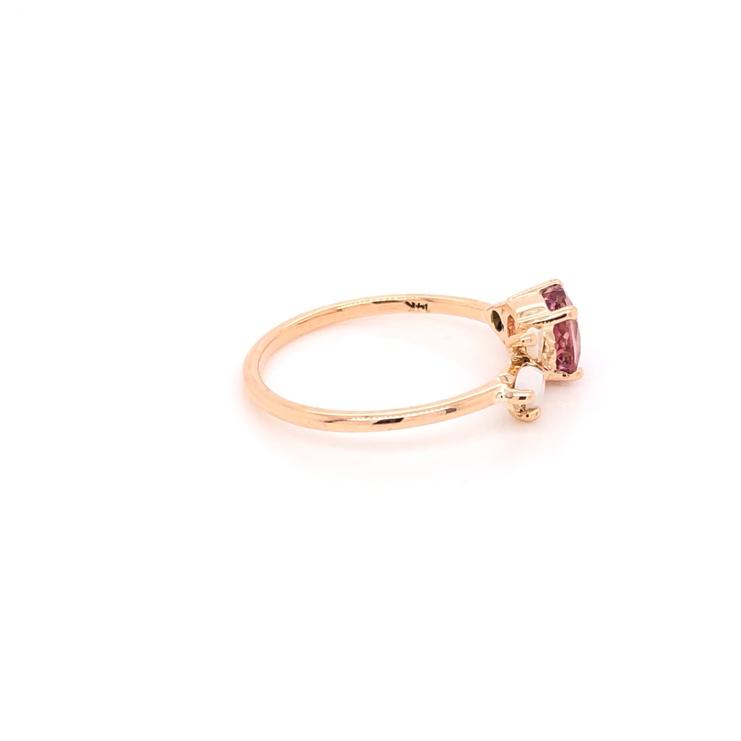 Anillo de Turmalina Rosa con Ópalos y Zafiro
