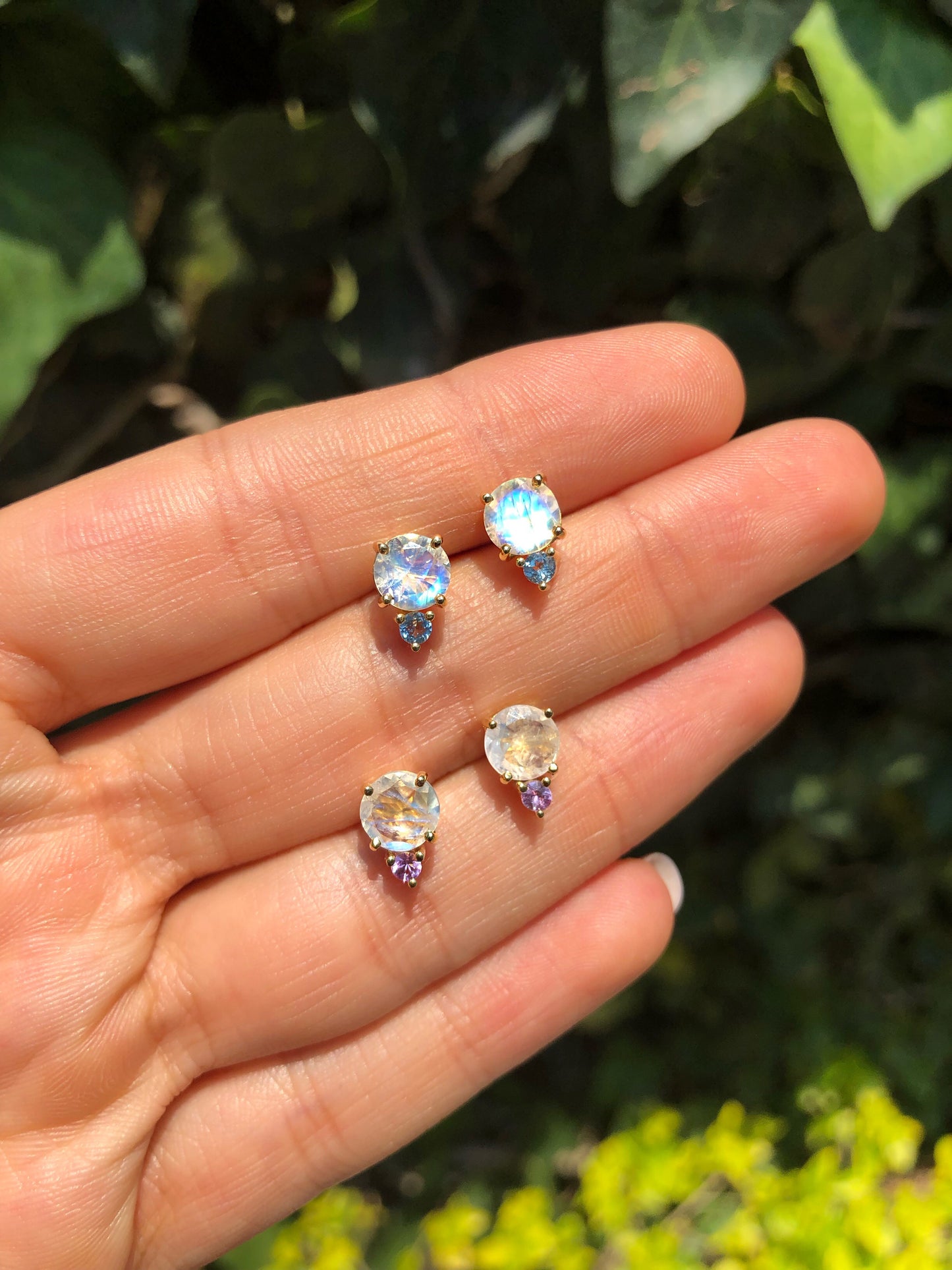 Aretes de Moonstone con Zafiro Rosa