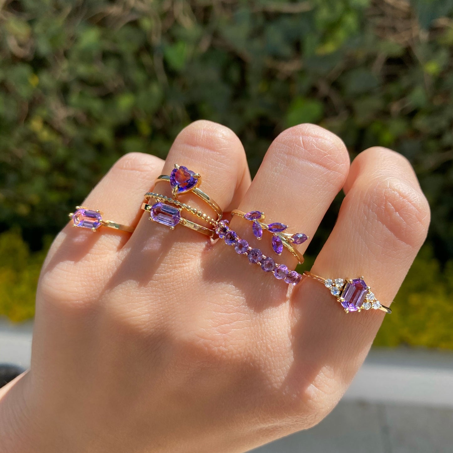 Amethyst ring in the shape of a small heart