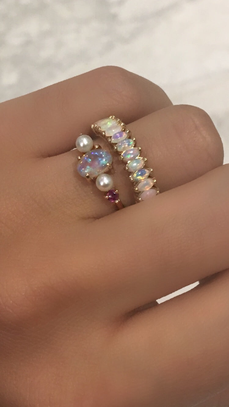 Anillo De Ópalo con Perlas y Rubíes