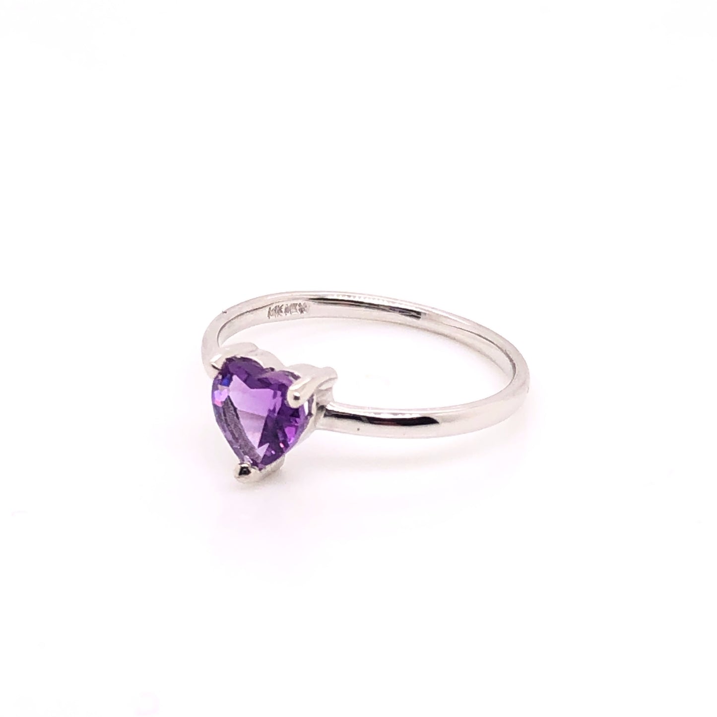 Amethyst ring in the shape of a small heart