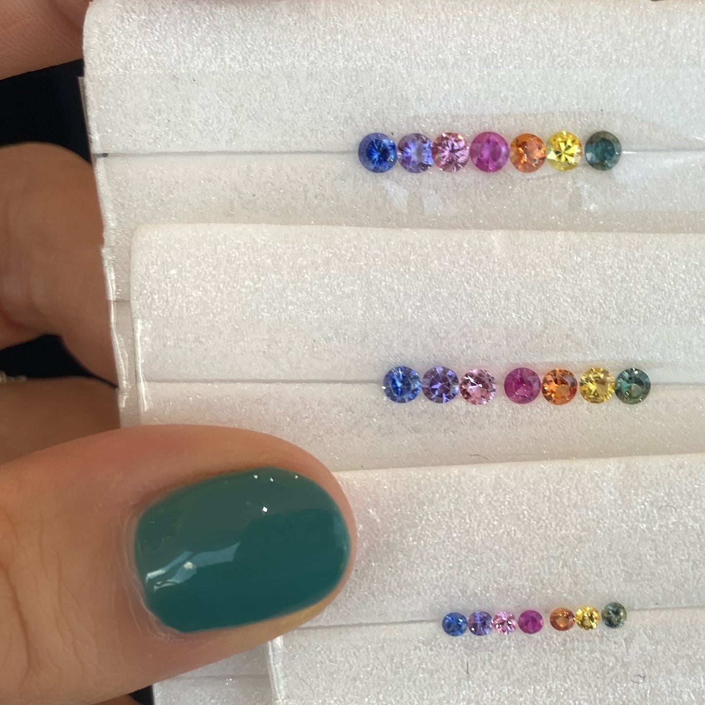 Anillo Leah Arcoiris Mediano