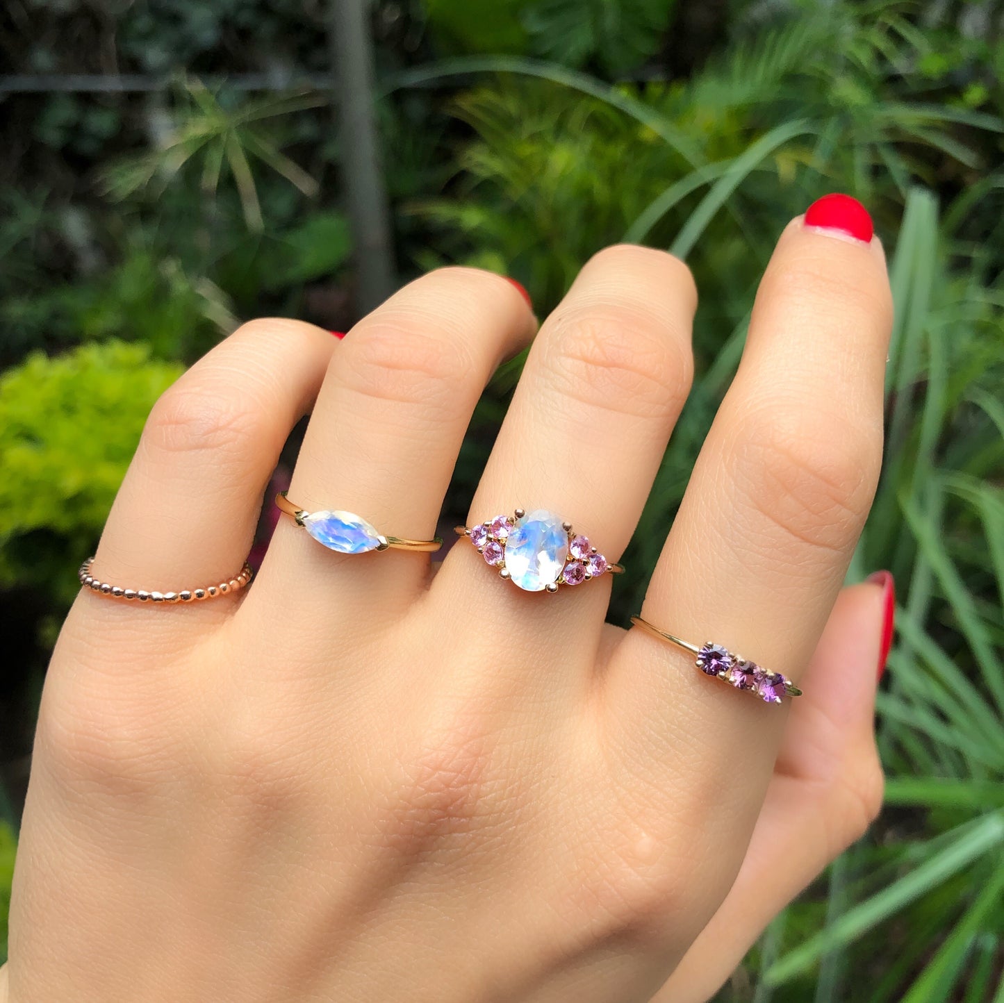 Anillo Isabella Zafiros Rosas/Morados