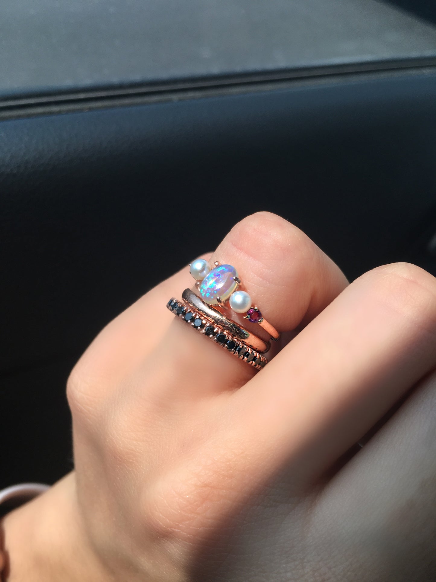 Anillo De Ópalo con Perlas y Rubíes