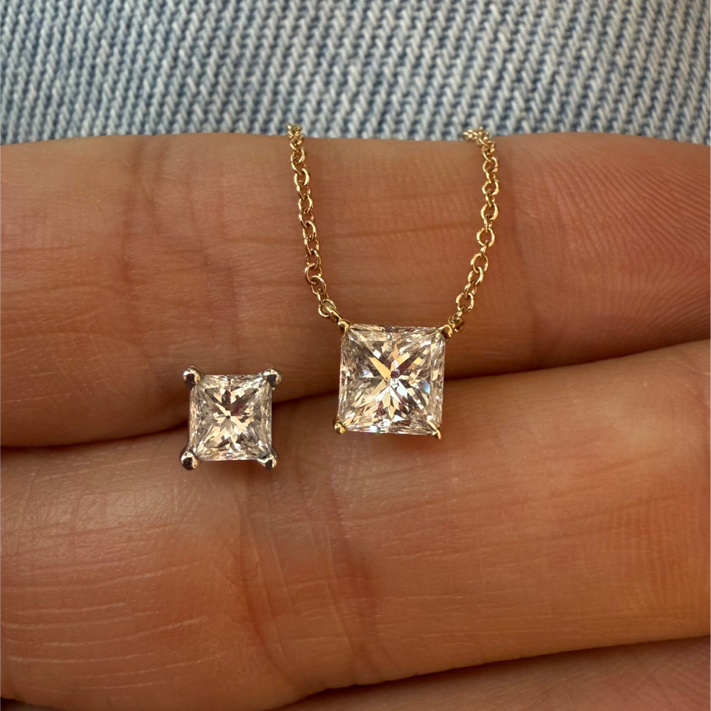 
                      
                        Collar Solitario de Diamante de 1ct corte PRINCESS
                      
                    