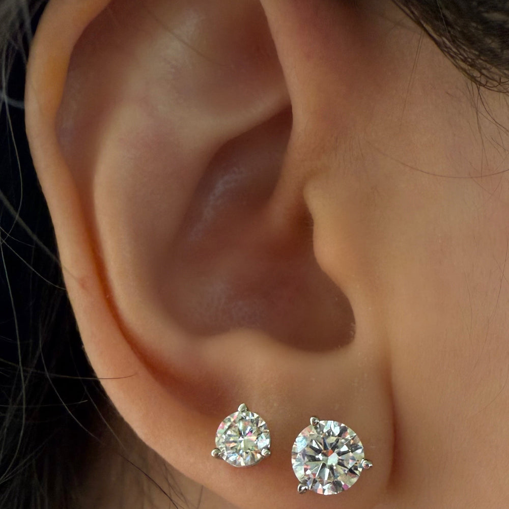 
                      
                        Aretes de Diamante de 1ct cada uno (total 2ct)
                      
                    