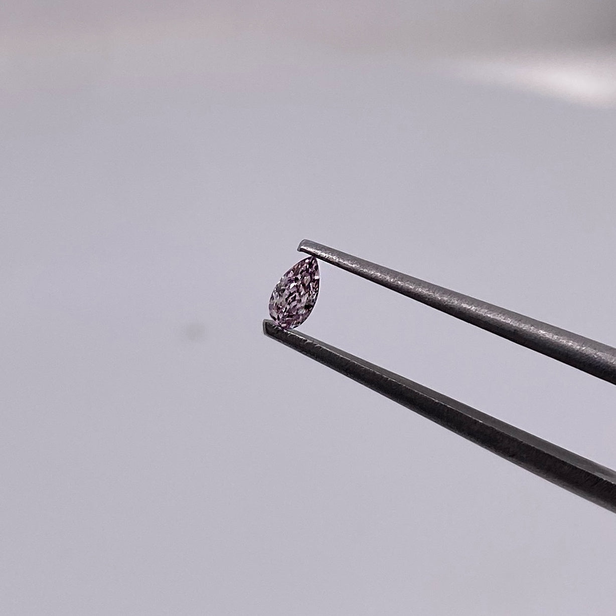 ADVANCE / SECTION Purple Pink Diamond “D” / Drop Cut / Measurements: 2.16 x 3.9mm, total value 17,800 pesos