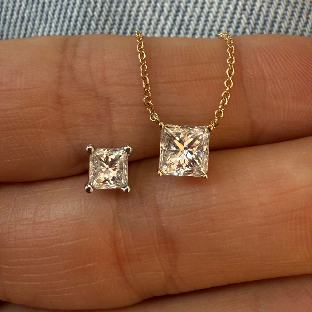 
                      
                        Aretes de Diamante de 0.50ct cada uno (total 1ct) corte PRINCESS
                      
                    