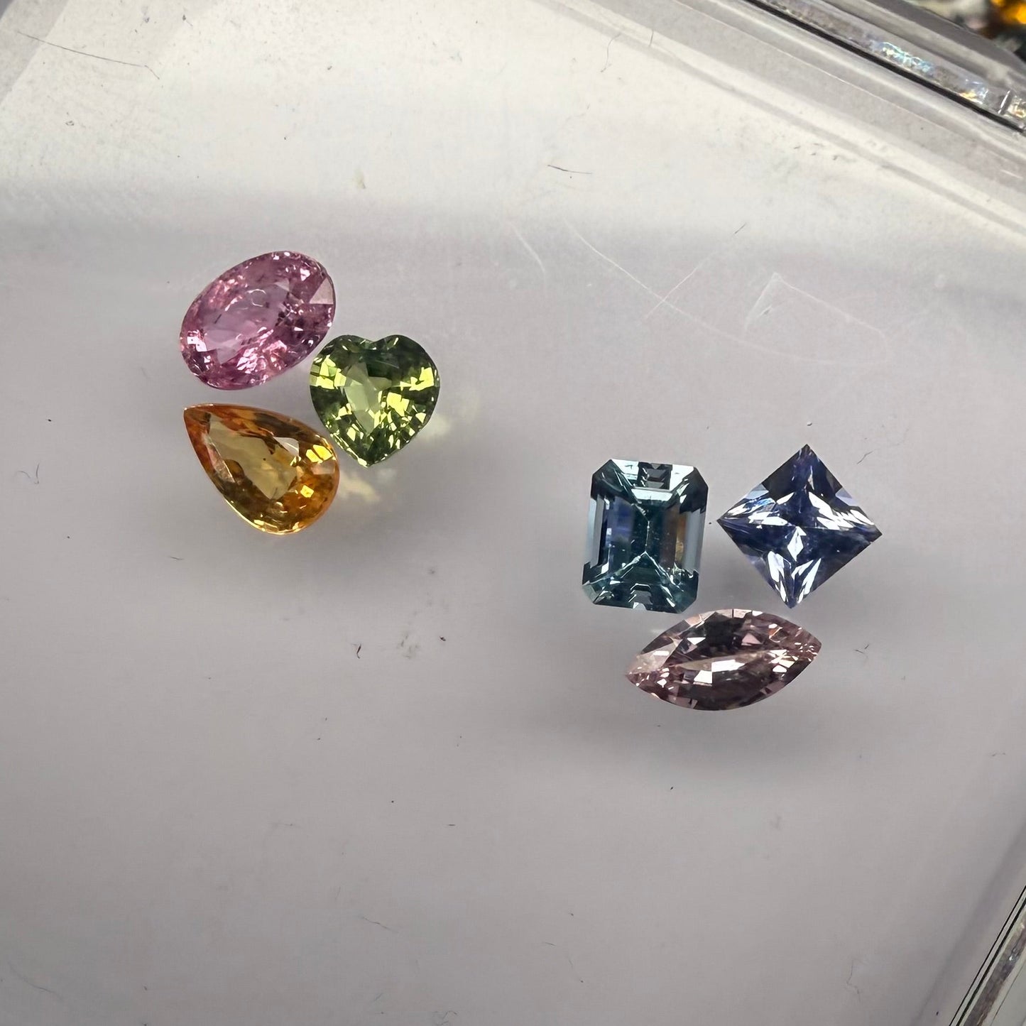 Aretes Multishape de Piedras de Colores