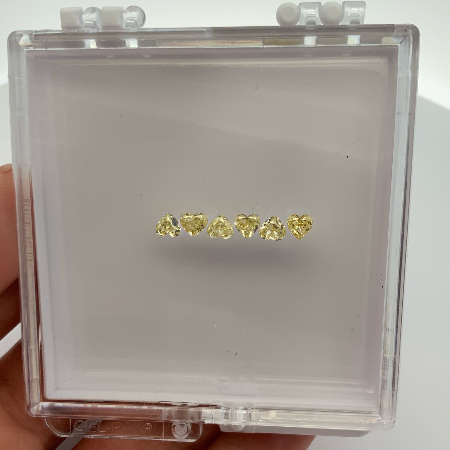 Diamantes Amarillos en Corte Corazón para Media Churumbela de 0.99ct TOTAL / Medidas 3.6 x 3.4mm