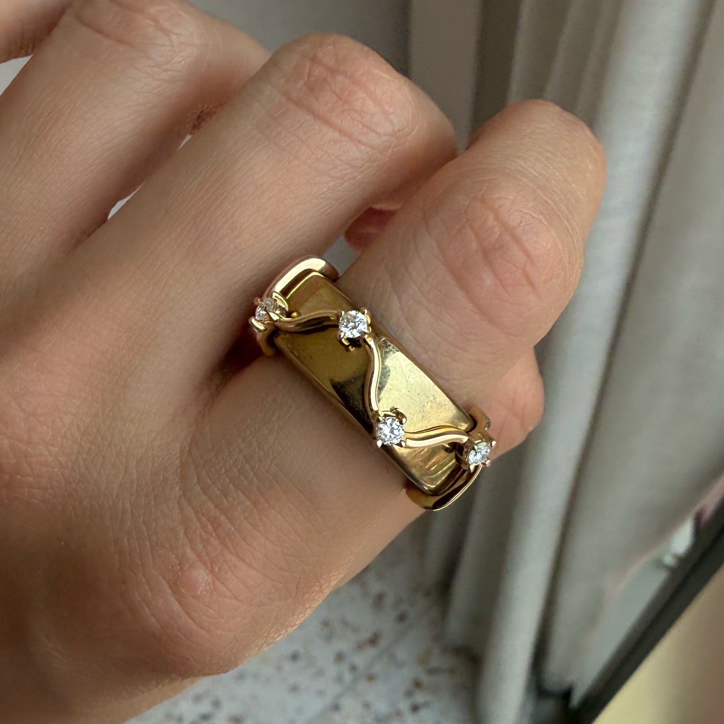 Cover Curvo con Diamantes para Oura Ring