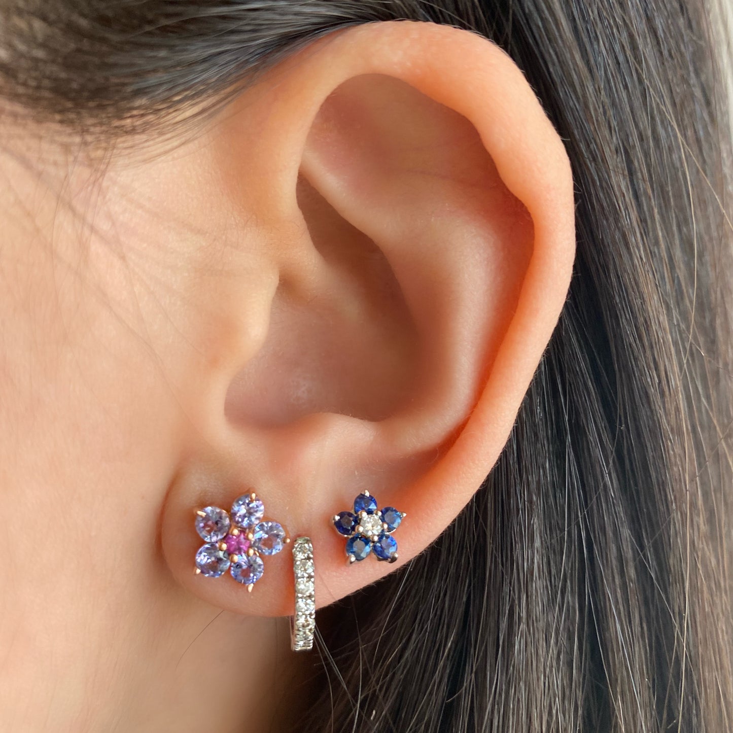 ENTREGA INMEDIATA / Arete de Flor Grande de Tanzanitas y Zafiro Rosa / Oro Amarillo 14k / Una Pieza