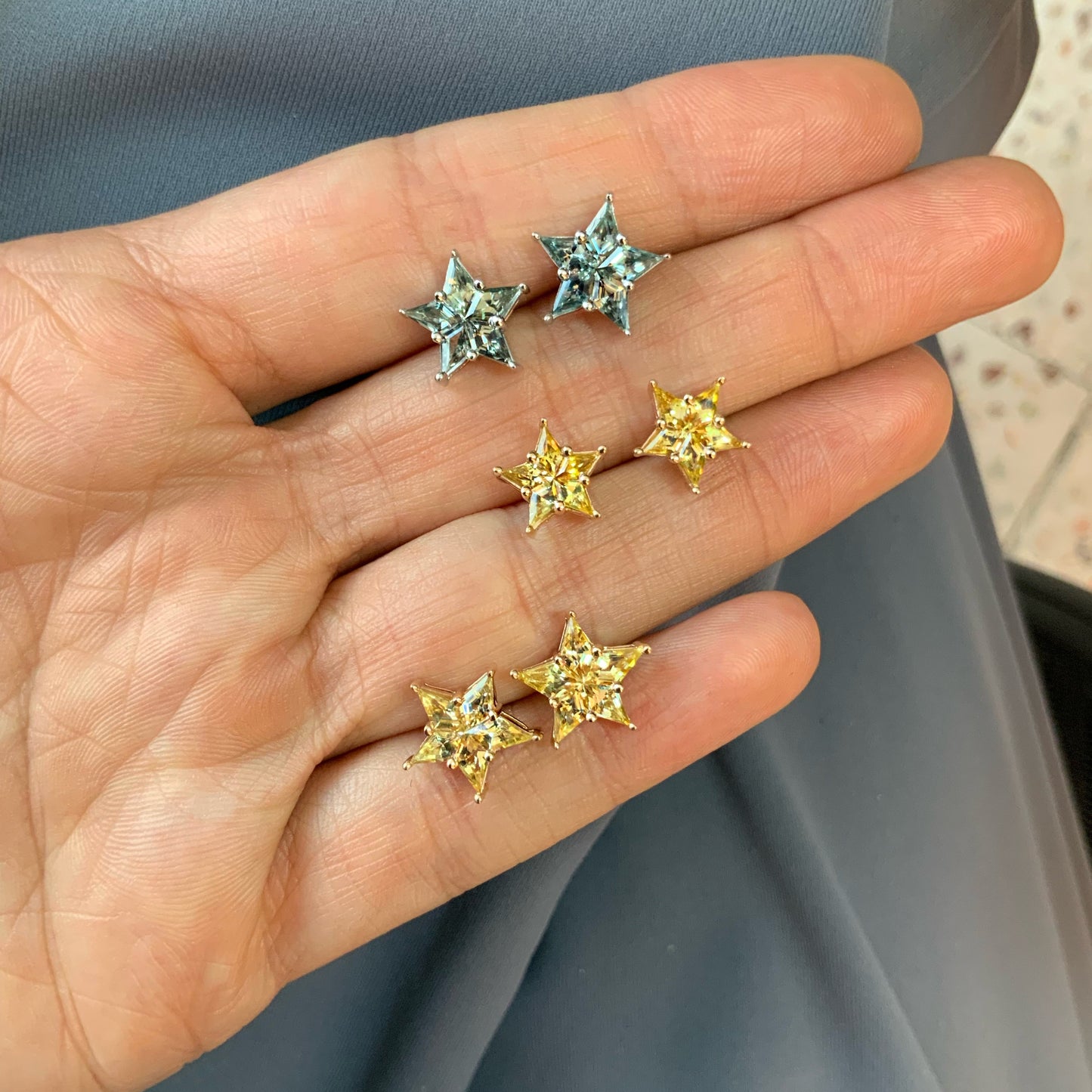 ENTREGA INMEDIATA / PIEZA ÚNICA / Aretes Estrella Rompecabezas de Zafiros Azul Verdosos / Oro Blanco 14k