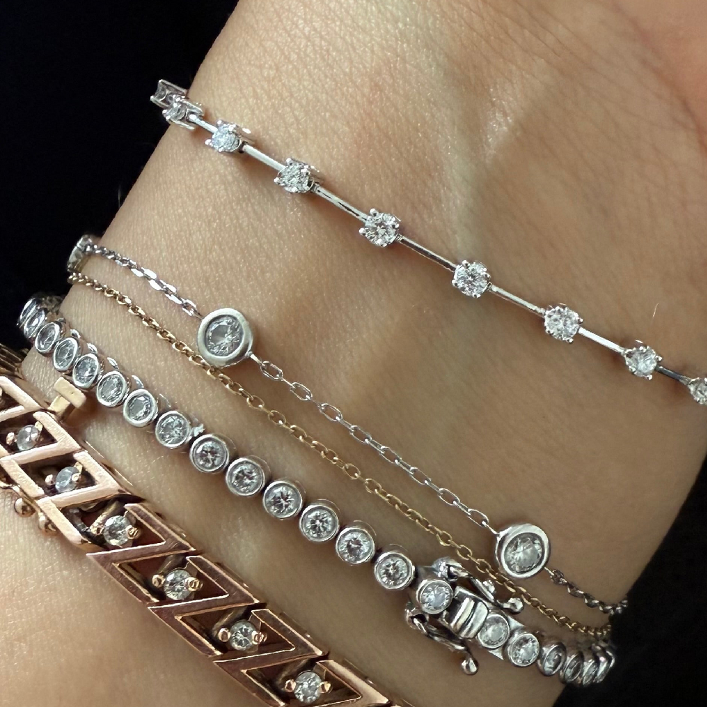 
                      
                        Pulsera de 5 Diamantes Biselados 0.60ct
                      
                    