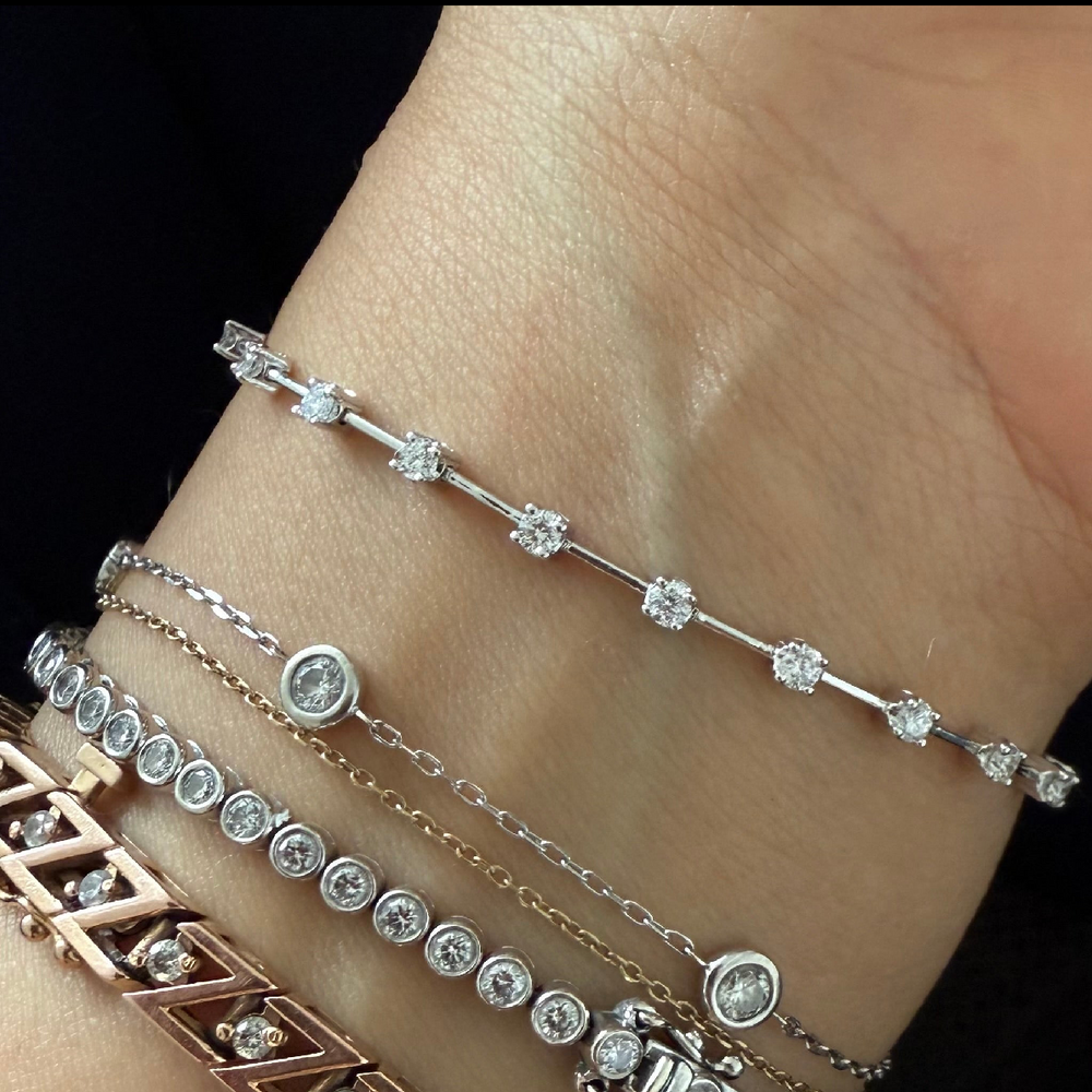 
                      
                        Pulsera de 5 Diamantes Biselados 0.60ct
                      
                    