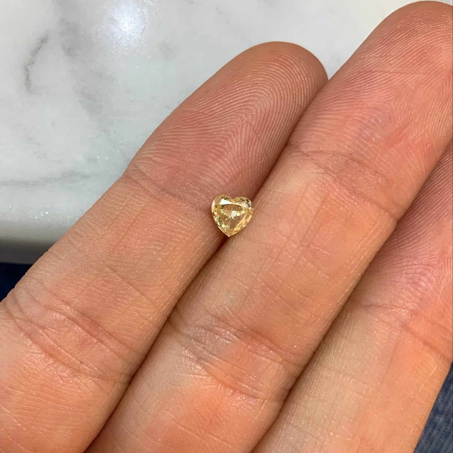M - Diamante Amarillo Corte Corazón de 0.42ct / Medidas 4.5 x 4.6mm