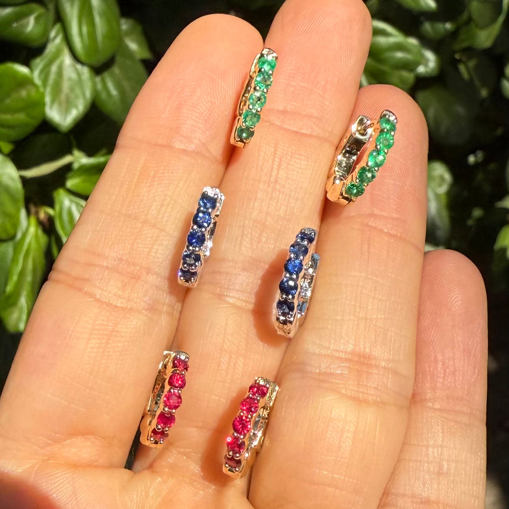 
                      
                        Arracada Monica de Esmeralda, Rubi o Zafiro 0.25ct CHICA (por pieza NO par)
                      
                    