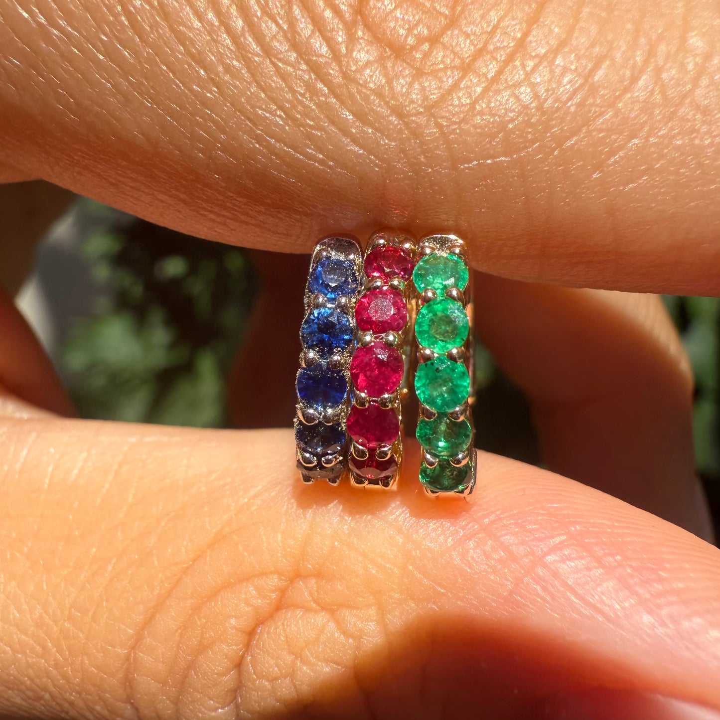 Arracada Monica de Esmeralda, Rubi o Zafiro 0.25ct CHICA (por pieza NO par)