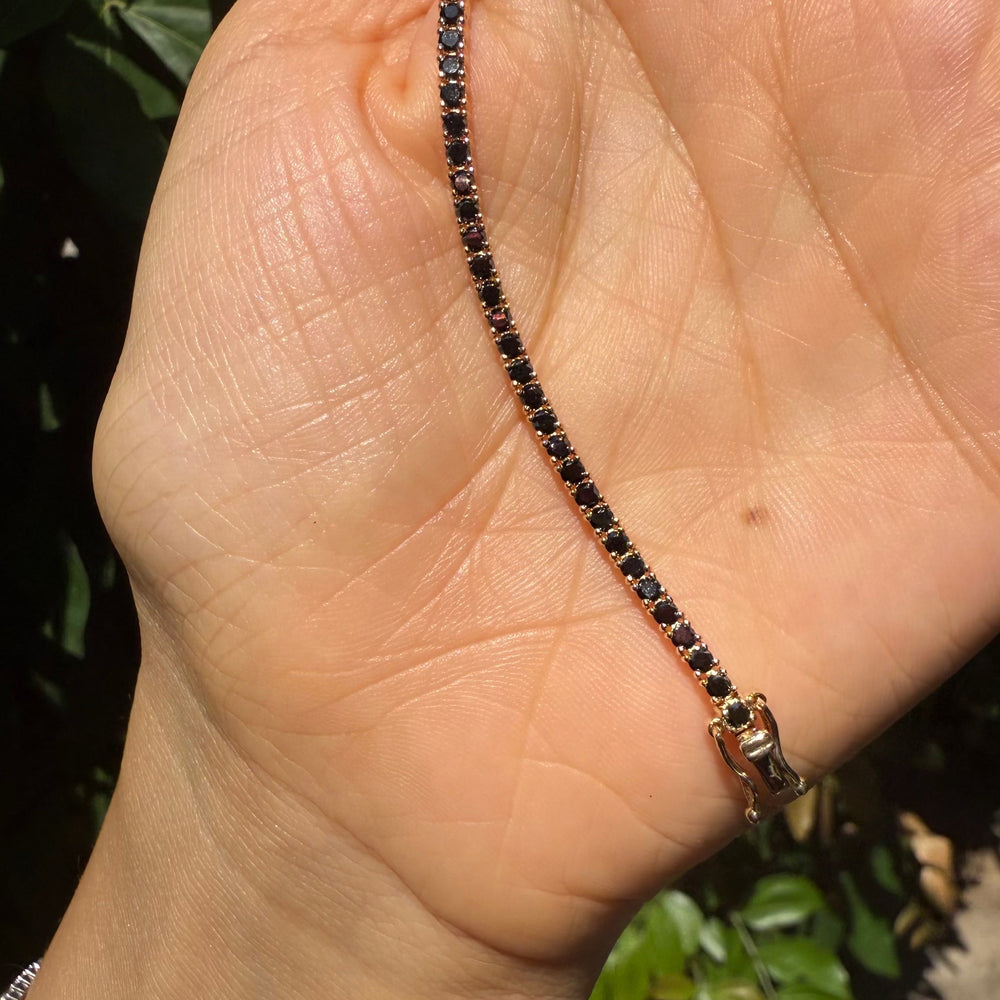 
                      
                        Pulsera Tenis de Diamante Negro 2mm
                      
                    