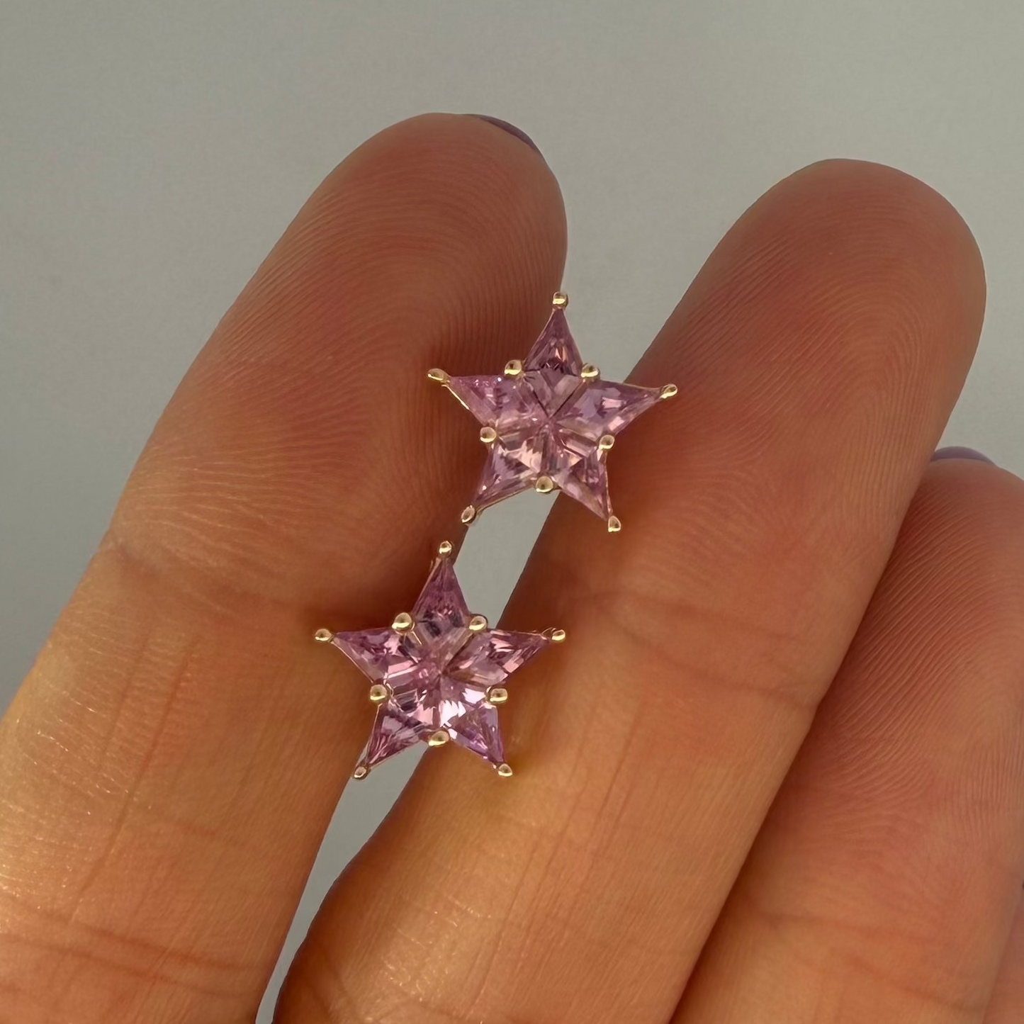 Opción E / ENTREGA INMEDIATA / PIEZA ÚNICA / Par de Aretes De Zafiros Rompecabezas Forma Estrella / Oro amarillo 14k