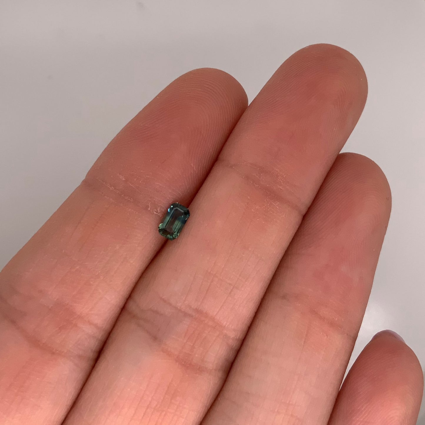 Zafiro Azul Verdoso Corte Esmeralda de 0.34ct / Medidas 5 x 3mm