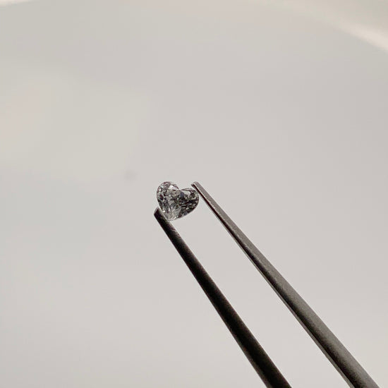 Diamante corte corazón de 0.16ct, medidas 3.6x3.15mm
