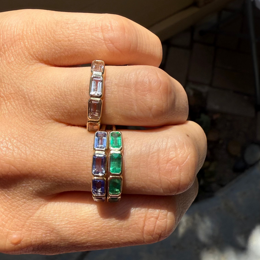 
                      
                        Anillo Zaira
                      
                    