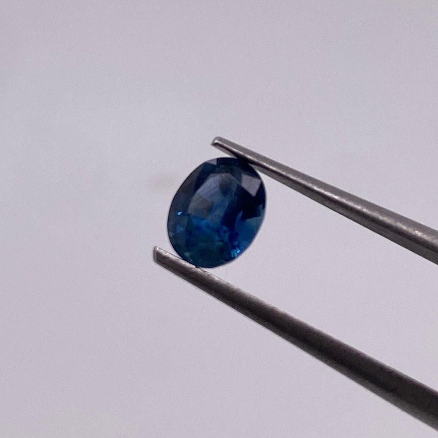 Zafiro Azul Corte Oval de 0.79ct / Medidas 6 x 4.78mm