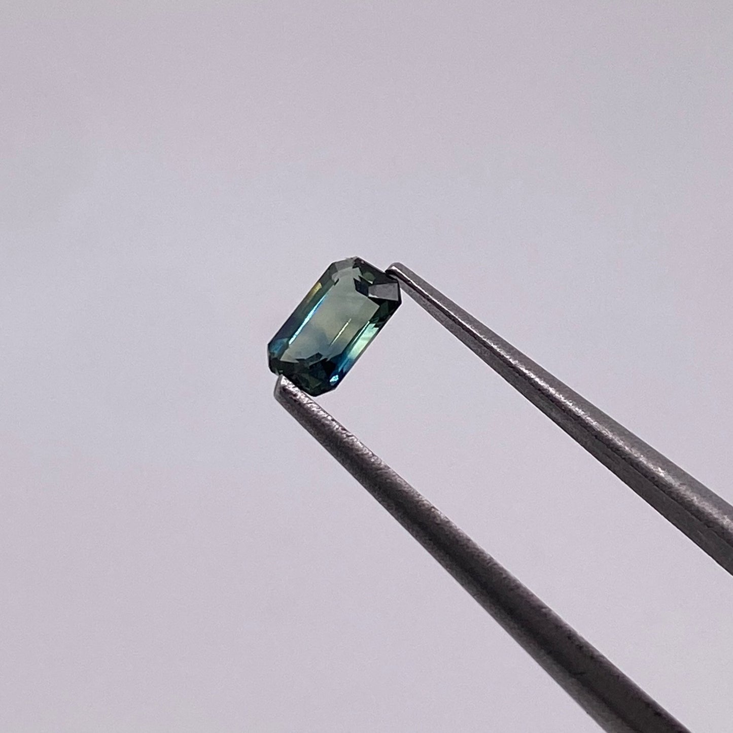 Zafiro Azul Verdoso Corte Esmeralda de 0.34ct / Medidas 5 x 3mm