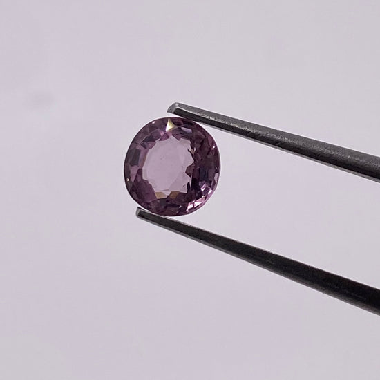 Espinela Rosa Claro Corte Oval de 1.05ct / Medidas 5.90 x 5.7mm