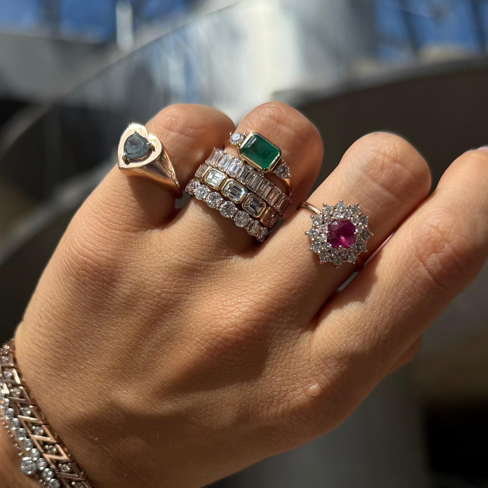 
                      
                        Anillo Emily
                      
                    